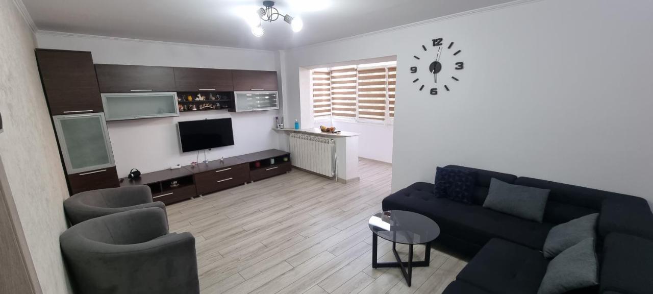 Ilona Apartament 3 Camere Râmnicu Vâlcea Extérieur photo