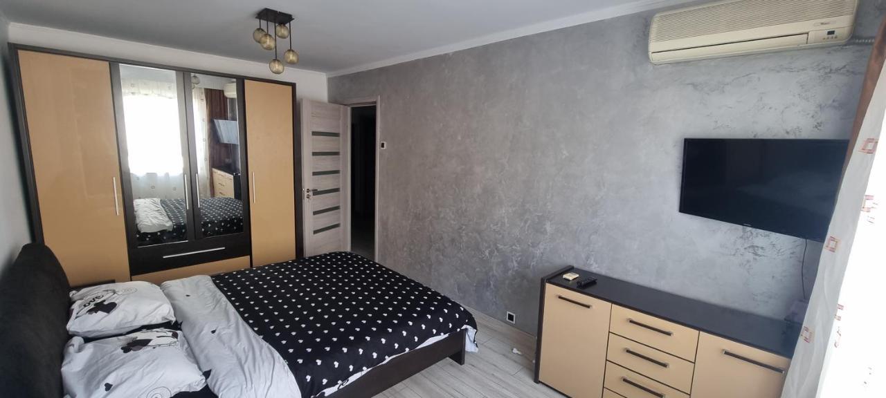 Ilona Apartament 3 Camere Râmnicu Vâlcea Extérieur photo